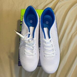 MENS SOCCER CLEATS - (New Without Tag)